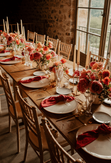 Tablée rouge romantique